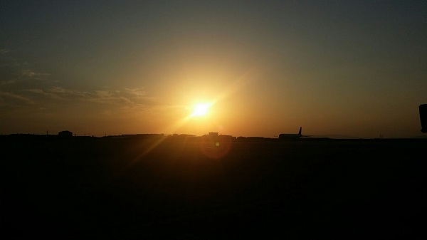 松山空港　夕日