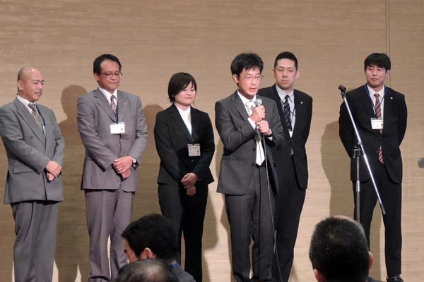 新人紹介