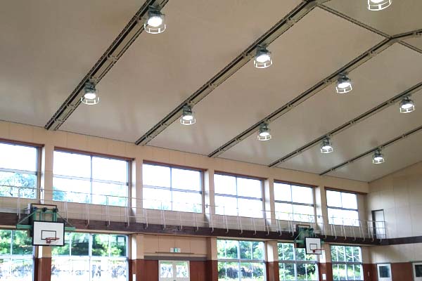 福吉小学校体育館天井改修