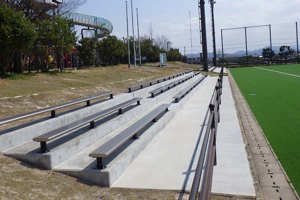 出雲健康公園天然芝生多目的広場人工芝改修工事