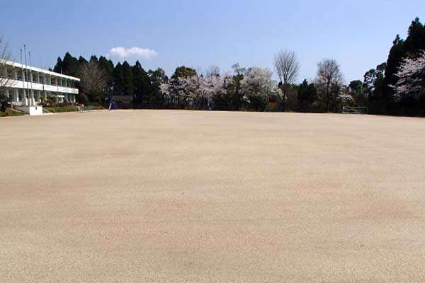 佐伊津小学校グラウンド改修　グランドエコロック
