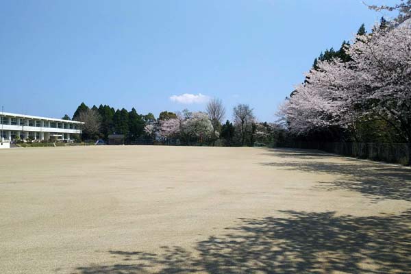 佐伊津小学校グラウンド改修　グランドエコロック