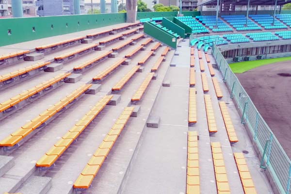 鴨池公園野球場スタンド改修本体工事 19年1月竣工 鴨池公園野球場スタンド改修本体工事 19年1月竣工