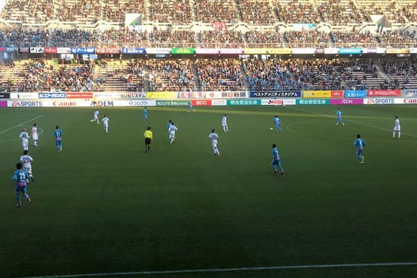 サッカー観戦　ベストアメニティスタジアム