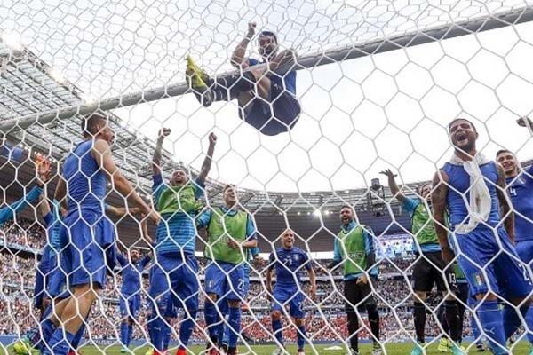 Euro16のベスト16で波乱が コウフ フィールドスタッフブログ